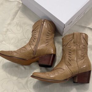 Stylish Tan Leather Ankle Booties
